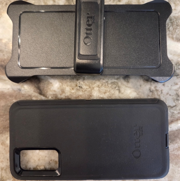 OtterBox Other - OtterBox Black Phone Case with Holster